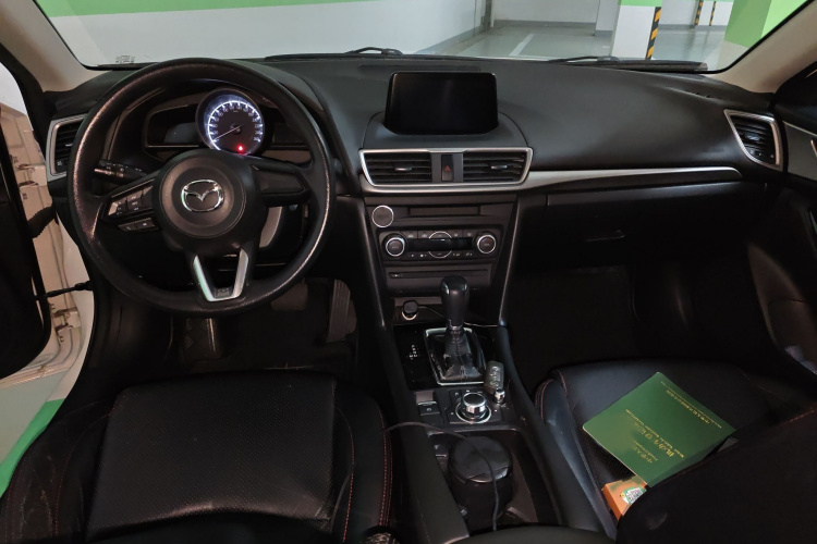 Mazda 3 Axela 2017 car image #12