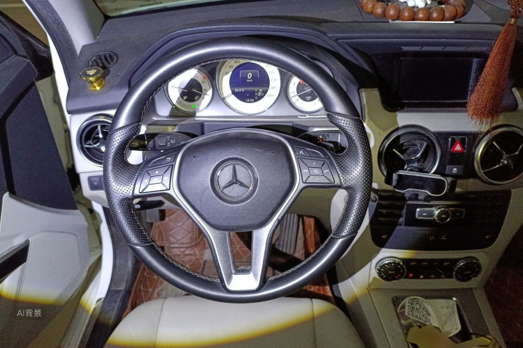 Mercedes-Benz GLK Class 2013 car image #12