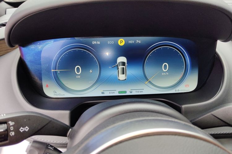 Denza X 2022 car image #12