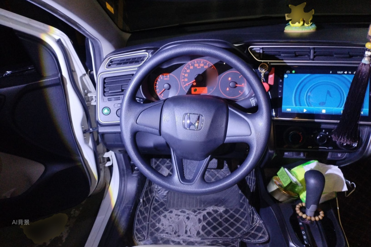 Honda Greiz 2017 car image #12