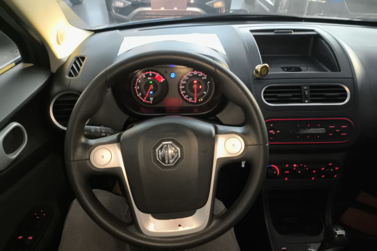 MG 3 2015 car image #12