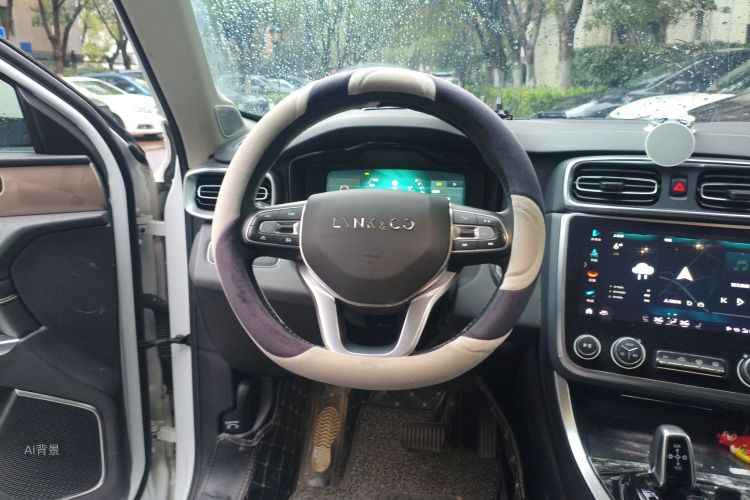 Lynk & Co 01 2019 car image #12