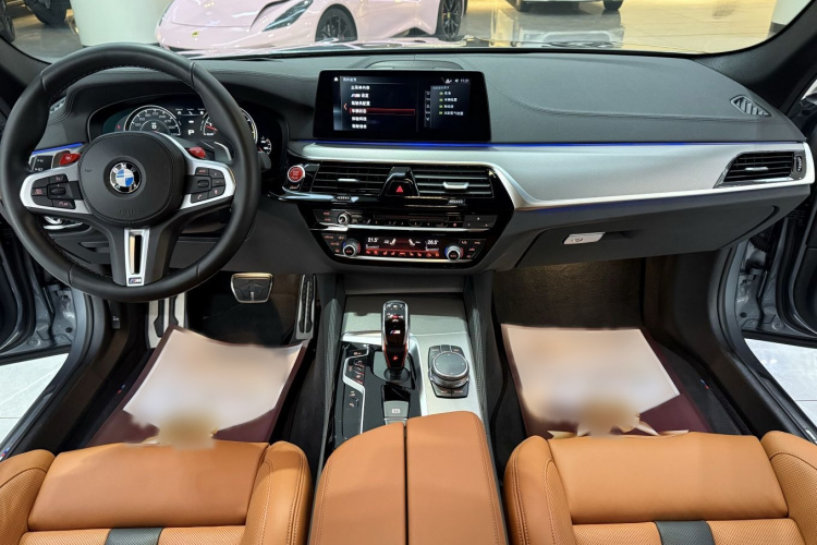 BMW M5 2018 car image #12