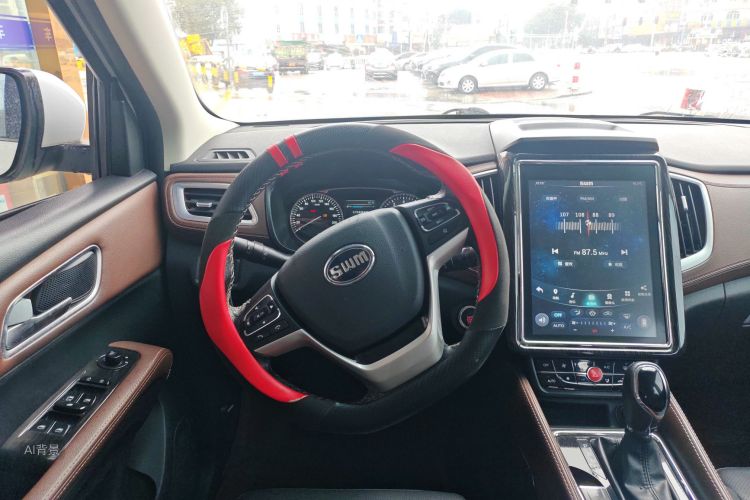 SWM X7 2018 изображение автомобиля #12