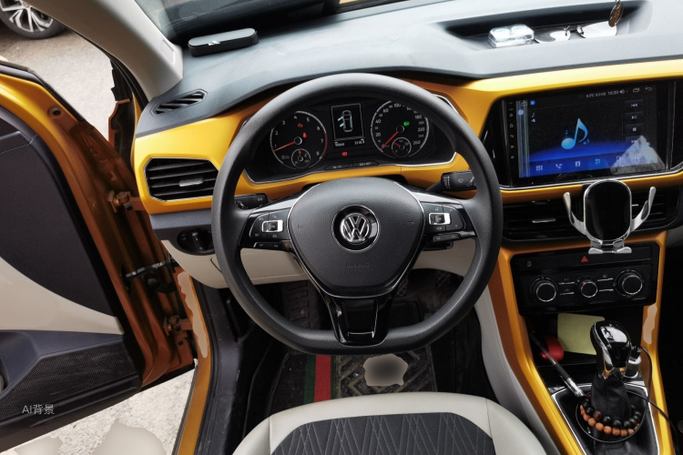 Volkswagen T-Cross 2019 #12 Volkswagen T-Cross 2019 car image #12