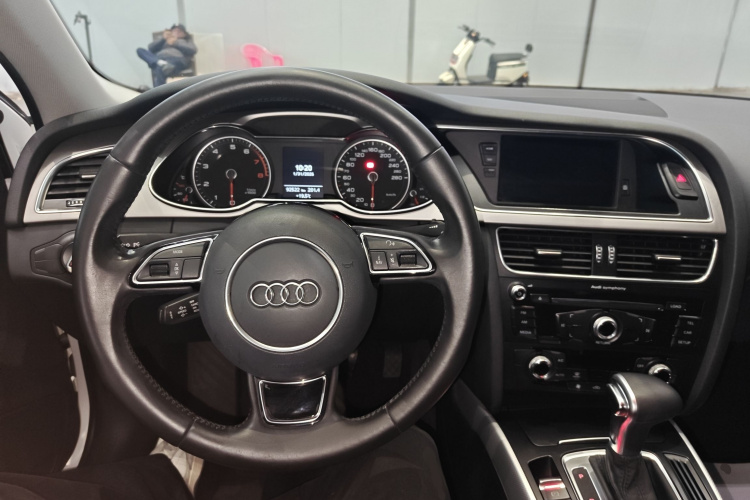 Audi A4L 2015 car image #12