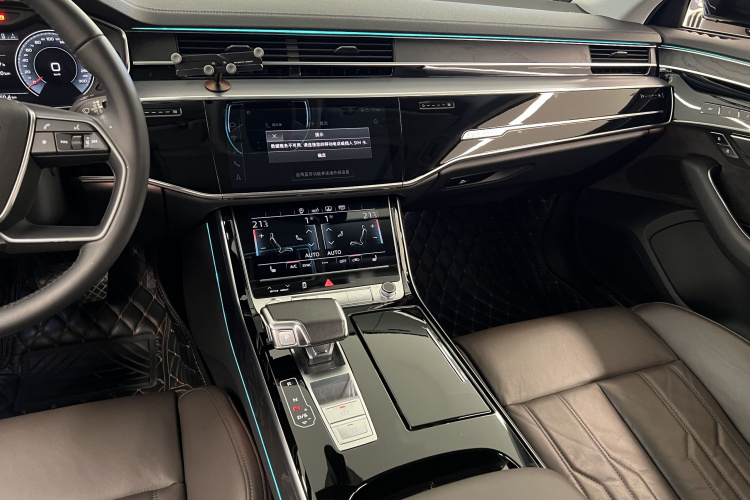 Audi A8 2020 imagem de carro #12