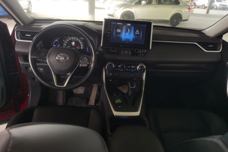 Toyota RAV4 2020 car image #12