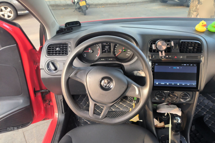 Polo 2018 car image #12