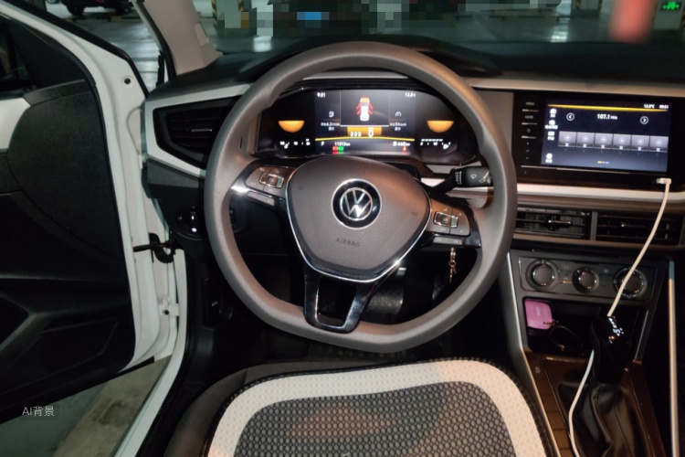 Polo 2023 car image #12