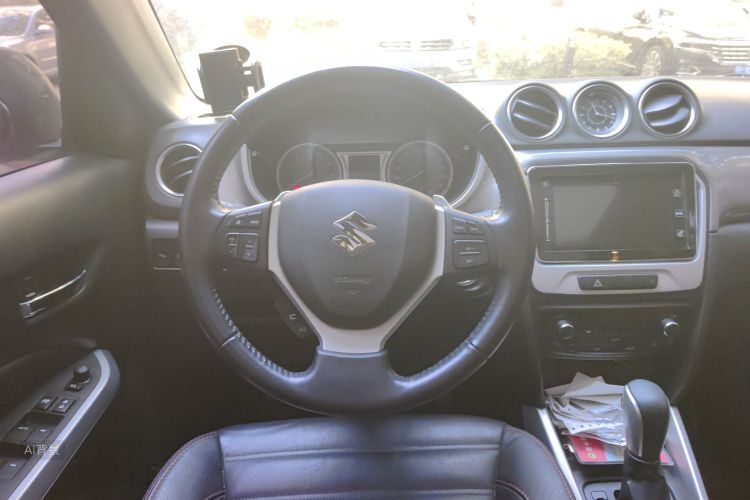 Suzuki Vitara 2016 image de voiture #12