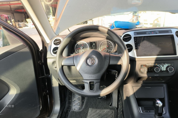 Volkswagen Tiguan 2018 #12 Volkswagen Tiguan 2018 car image #12