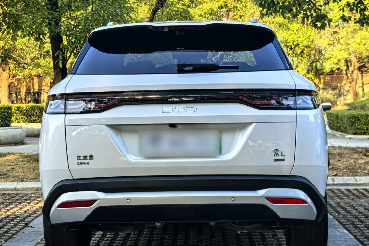 BYD SongL DM-i 2025 car image #12