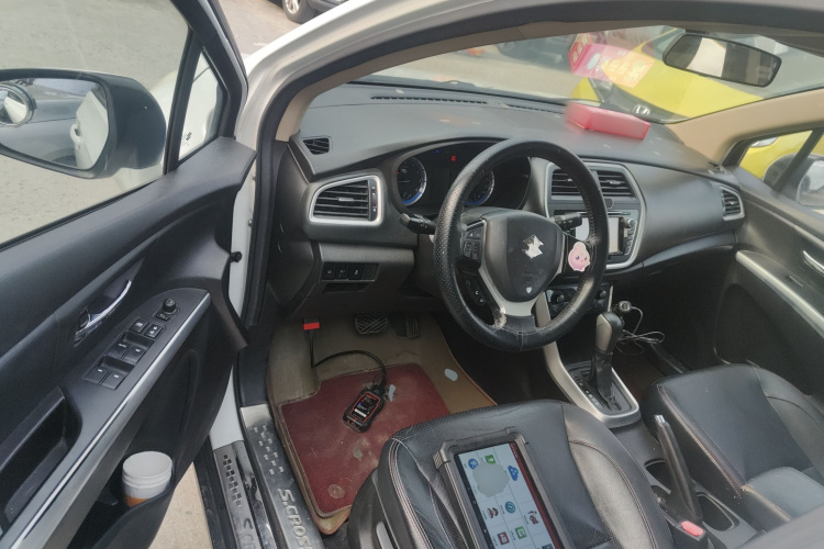 Suzuki S-Cross 2014 immagine di auto #12