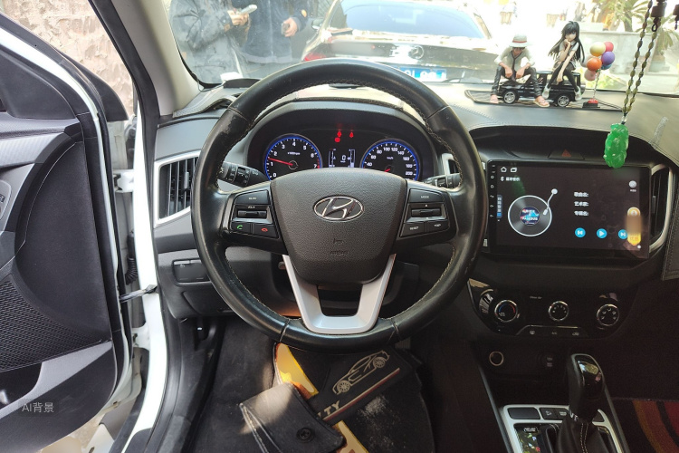 Hyundai ix25 2018 car image #12