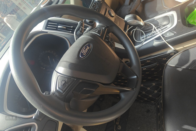 Ford Edge 2018 car image #12