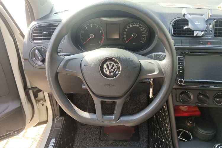 Volkswagen Polo 2015 #12 Volkswagen Polo 2015 car image #12