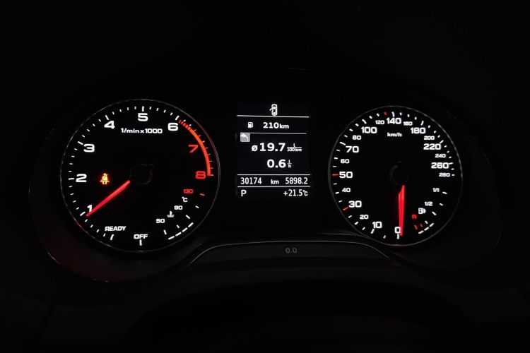 Audi A3 2019 car image #12