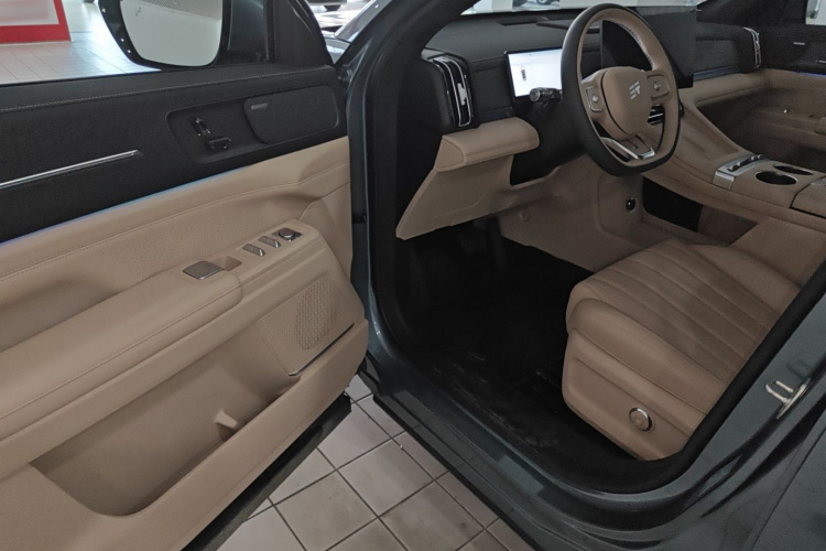 Jetour X70L 2025 car image #12