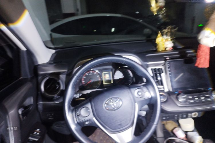 Toyota RAV4 2018 car image #12