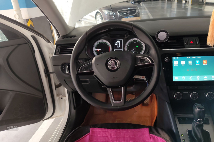 Skoda Octavia 2017 car image #12