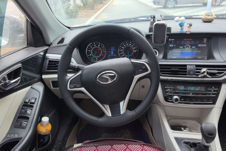 Soueast V5 Lingzhi 2017 car image #12