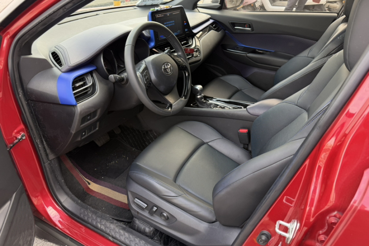 Toyota C-HR 2020 car image #12