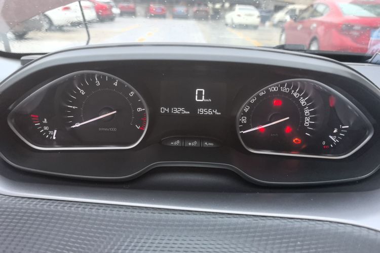 Peugeot 2008 2014 car image #12