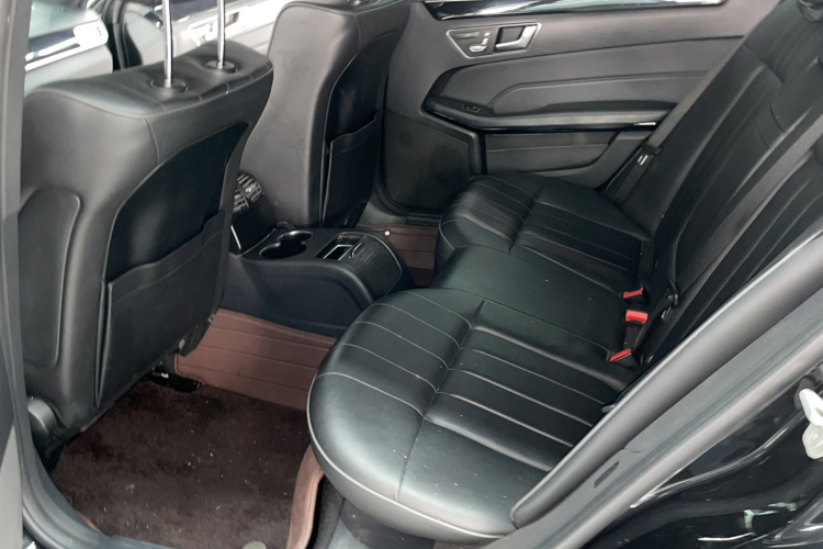 Mercedes-Benz E Class 2015 car image #12