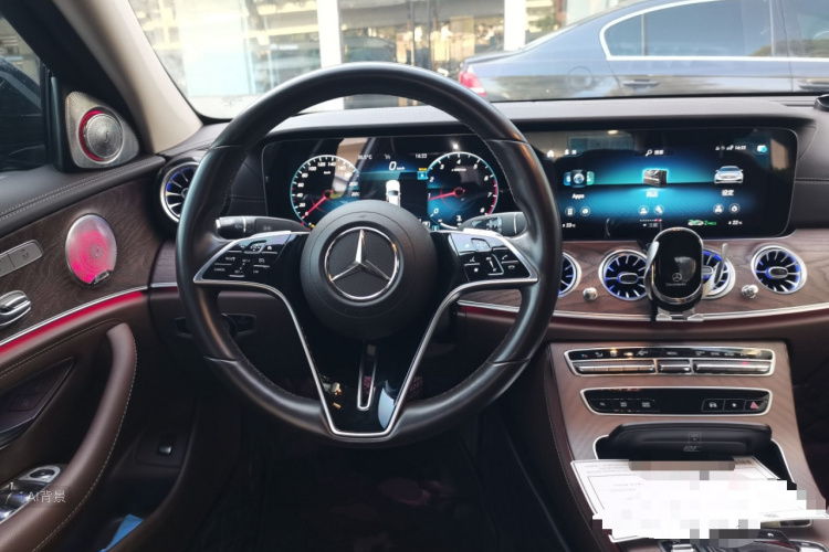 Mercedes-Benz E Class 2022 car image #12