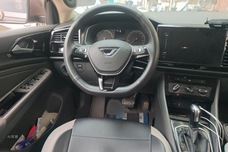 VS5 2020 car image #12