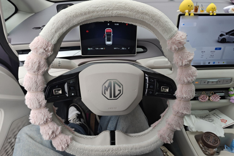 MG 2025 car image #12
