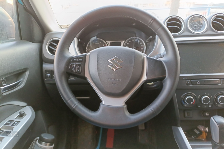 Suzuki Vitara 2016 image de voiture #12