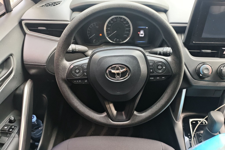 Toyota Corolla Cross 2022 immagine di auto #12