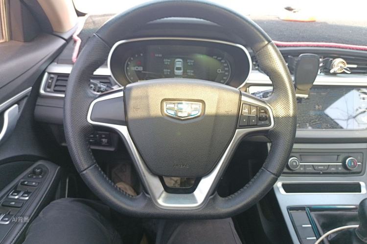 Emgrand 2018 car image #12