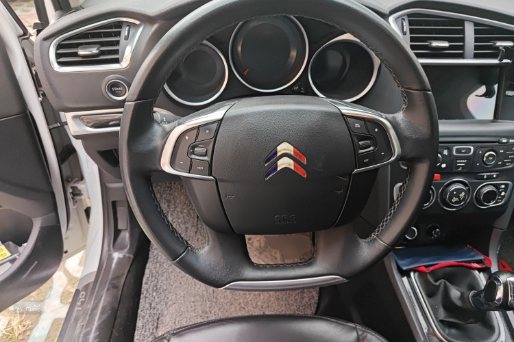 Citroen C4L 2014 car image #12