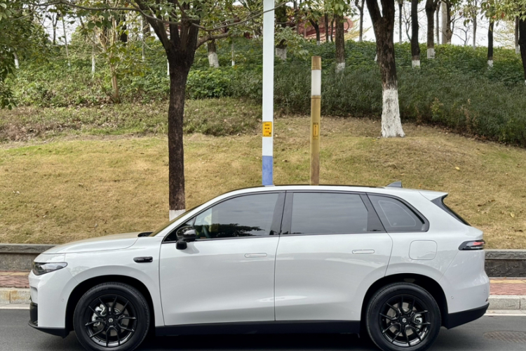 零跑汽车 零跑C10 2024 汽车图片 #12