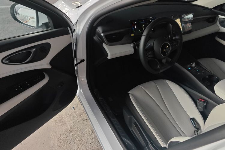 BYD Seal 05 DM-i 2025 car image #12