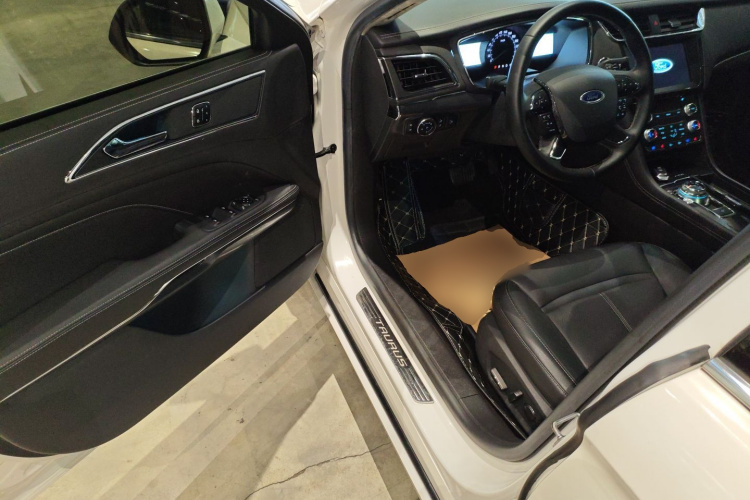 Ford Taurus 2017 car image #12