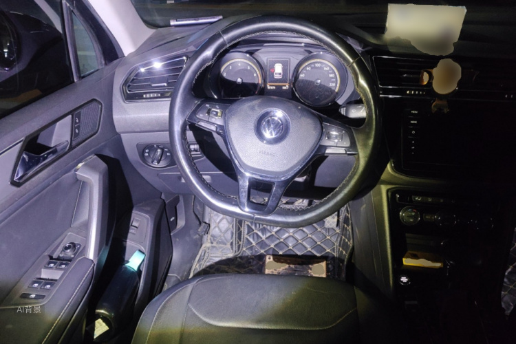Volkswagen Tiguan L 2019 car image #12