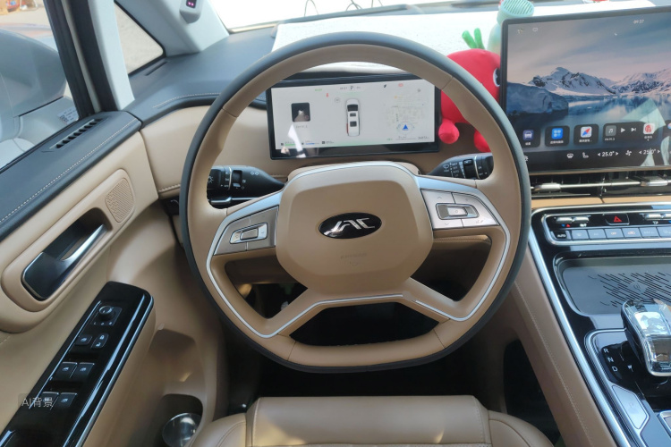 JAC 2025 car image #12