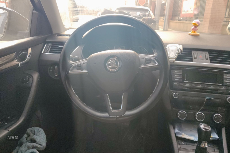 Skoda Octavia 2017 car image #12