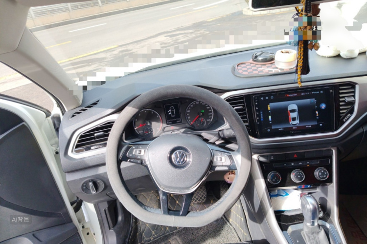 T-Roc 2018 car image #12