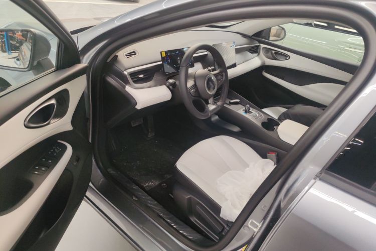 BYD Seal 05 DM-i 2025 car image #12