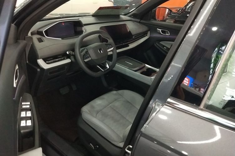 Changan CS55PLUS PHEV 2025 car image #12