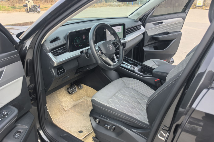 Volkswagen Tavendor 2023 immagine di auto #12