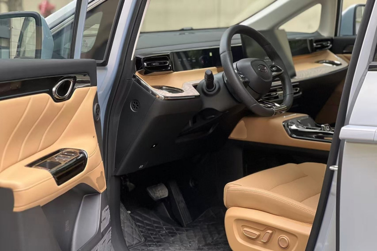 GAC Trumpchi E8 New Energy 2024 car image #12