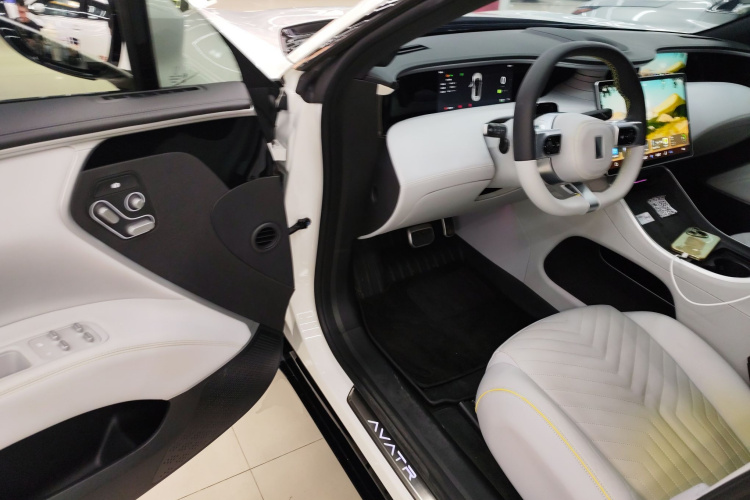 Avatr 11 2023 #12 Avatr 11 2023 car image #12