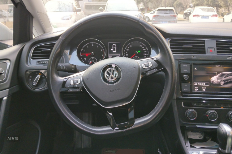 Volkswagen Golf 2019 car image #12