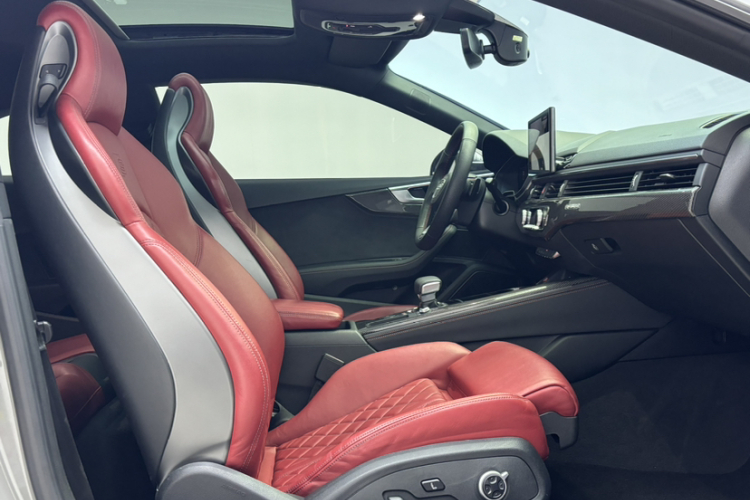 Audi S5 2023 صورة سيارة #12